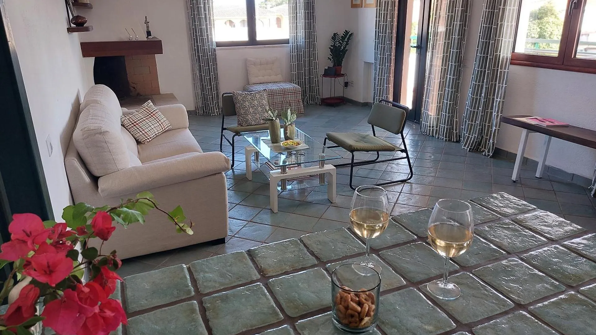 Happy Holiday Apartment 157 Sq M Near The Sea La Maddalena